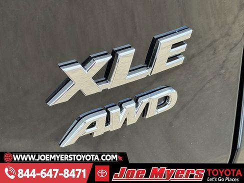 Used 2025 Toyota RAV4 XLE w/ Weather Package image 11