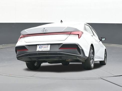 Used 2025 Hyundai Elantra SEL FWD image 51
