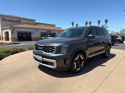 Used 2024 Kia Telluride S w/ S Sunroof Package