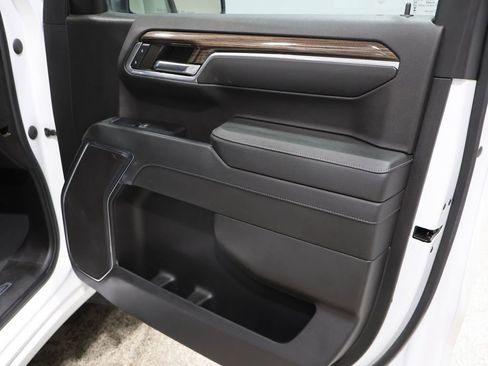 Used 2023 Chevrolet Silverado 1500 LT image 24