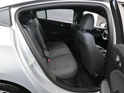 Used 2019 Chevrolet Cruze LT w/ RS Package FWD image 32