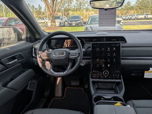 New 2026 GMC Terrain AT4 w/ Technology Package II AWD/4WD image 8