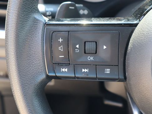 Used 2021 Nissan Rogue S FWD image 12