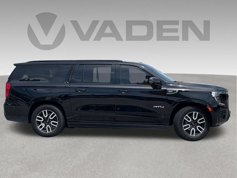 Used 2023 GMC Yukon XL AT4 w/ AT4 Premium Plus Package AWD/4WD image 17