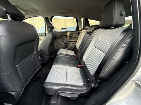 Used 2018 Ford Escape SE w/ SE Sport Appearance Package image 23