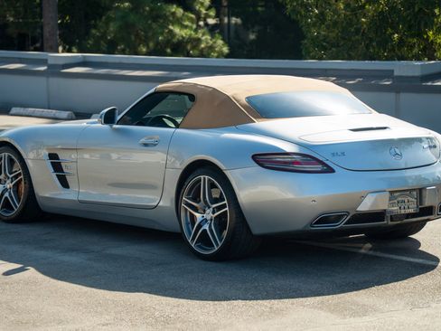 Used 2012 Mercedes-Benz SLS AMG Roadster image 10