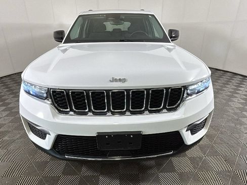 Used 2023 Jeep Grand Cherokee Laredo AWD/4WD image 8