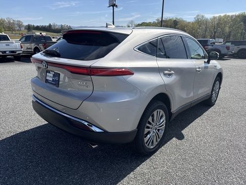 Used 2021 Toyota Venza XLE w/ Carpet Mat Package (TMS) AWD/4WD image 7