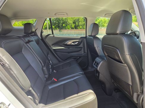 Used 2024 GMC Terrain SLT AWD/4WD image 25