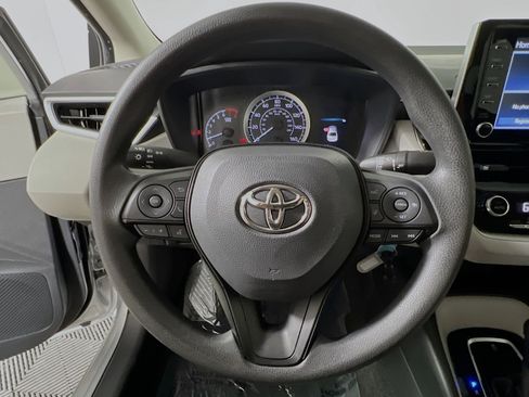 Used 2020 Toyota Corolla LE image 18