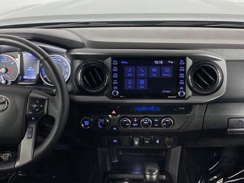 Certified 2023 Toyota Tacoma TRD Off-Road AWD/4WD image 12