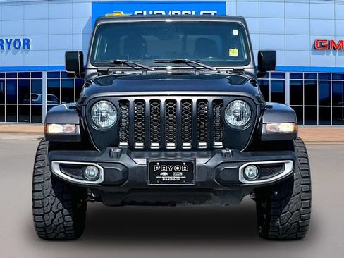 Used 2023 Jeep Gladiator Overland w/ Cold Weather Group AWD/4WD image 2