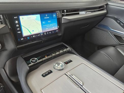 Used 2025 Lincoln Navigator Reserve AWD/4WD image 23