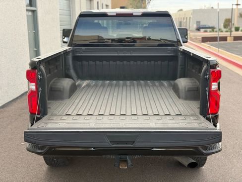 Used 2020 Chevrolet Silverado 2500 Custom w/ Custom Value Package image 9