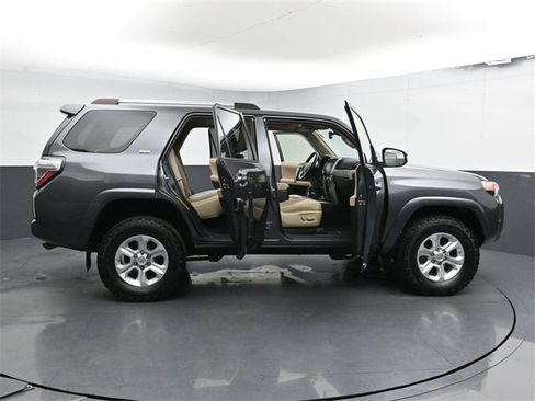 Used 2020 Toyota 4Runner SR5 Premium image 34