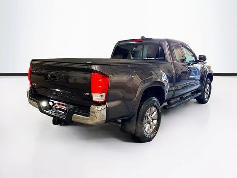 Used 2017 Toyota Tacoma SR5 w/ Tow Package image 6
