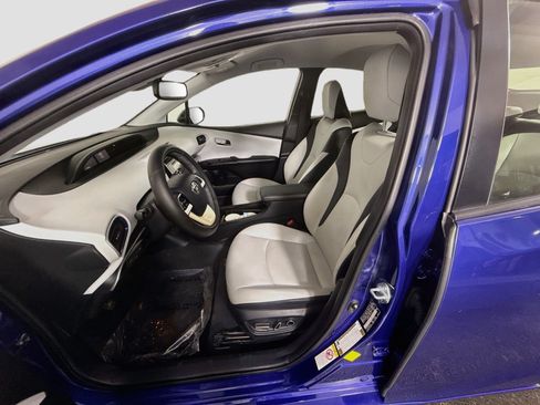 Used 2016 Toyota Prius Four Touring FWD image 22