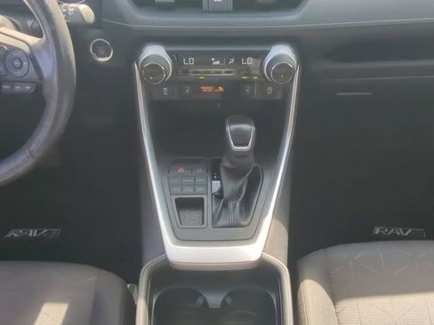 Used 2020 Toyota RAV4 XLE w/ XLE Grade Weather Package AWD/4WD image 20