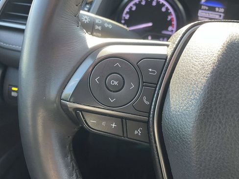 Used 2021 Toyota Camry SE FWD image 21