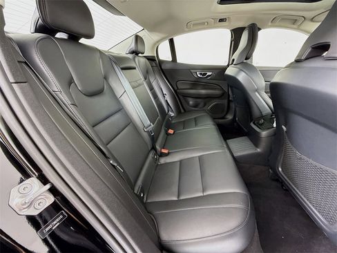 Used 2022 Volvo S60 T8 R-Design Expression w/ Premium Package image 28