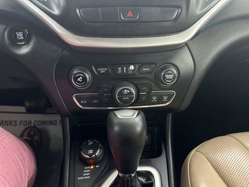 Used 2015 Jeep Cherokee Limited w/ Luxury Group image 42