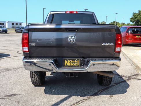 Used 2018 RAM 2500 Tradesman w/ Chrome Appearance Group AWD/4WD image 5
