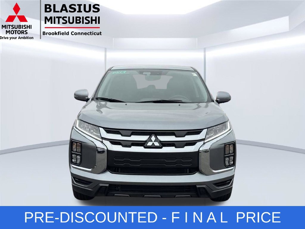 Used 2025 Mitsubishi Outlander Sport SE AWD/4WD image 3