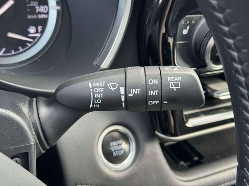 Used 2021 Toyota Highlander XLE image 24