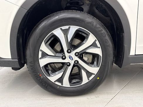 Certified 2022 Subaru Outback Limited w/ Popular Package #2 image 9