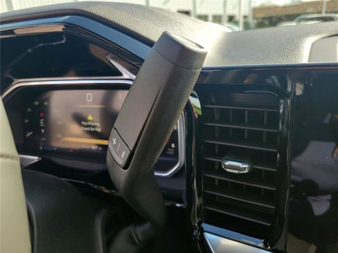 New 2026 GMC Sierra 1500 SLE image 30