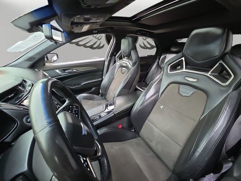 Used 2017 Cadillac CTS V w/ Luxury Package RWD image 11