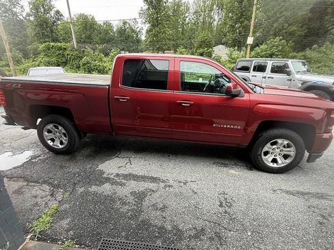 Used 2018 Chevrolet Silverado 1500 LT w/ All Star Edition AWD/4WD image 4