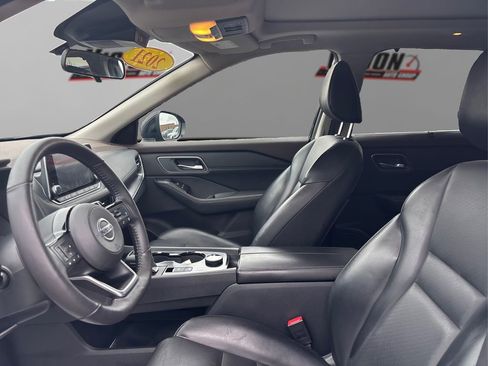 Used 2021 Nissan Rogue SV w/ Premium Package image 9