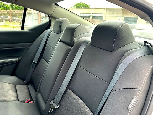 Used 2025 Nissan Altima 2.5 SV FWD image 19