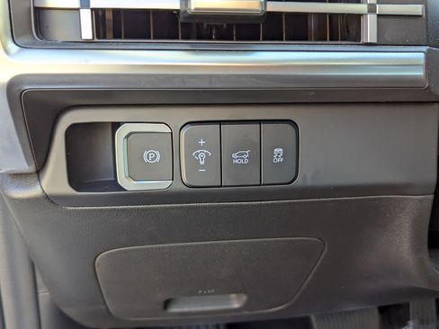 Used 2025 Hyundai Santa Fe SEL image 18