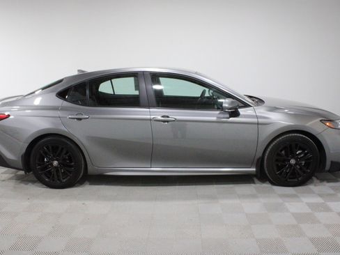 Used 2025 Toyota Camry SE image 26