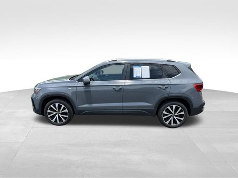 Certified 2023 Volkswagen Taos SE FWD image 4