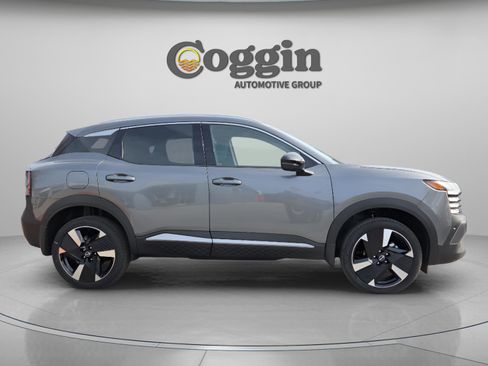 New 2026 Nissan Kicks SR FWD image 7
