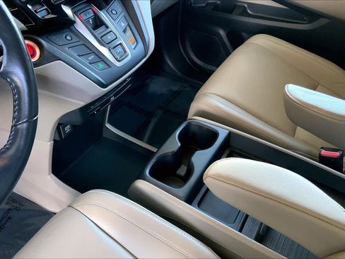 Used 2019 Honda Odyssey EX-L image 17