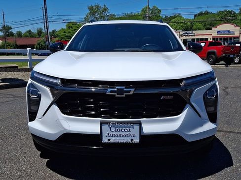 Certified 2024 Chevrolet Trax RS w/ Sunroof Package FWD image 5