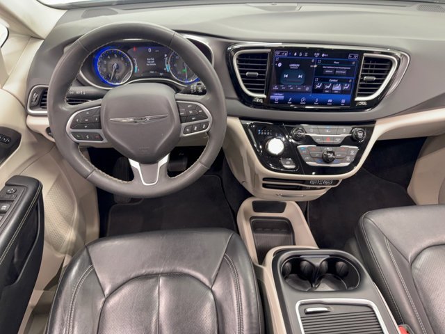 Used 2022 Chrysler Pacifica Touring-L FWD image 17