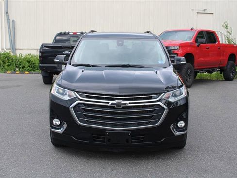 Used 2021 Chevrolet Traverse LT FWD image 2