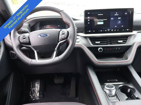 Used 2025 Ford Explorer ST-Line w/ ST-Line Street Pack AWD/4WD image 20