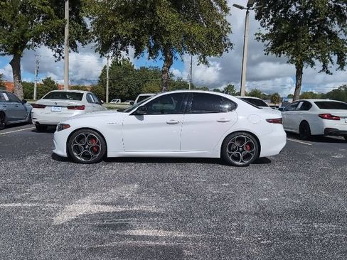 Used 2024 Alfa Romeo Giulia Veloce RWD image 3