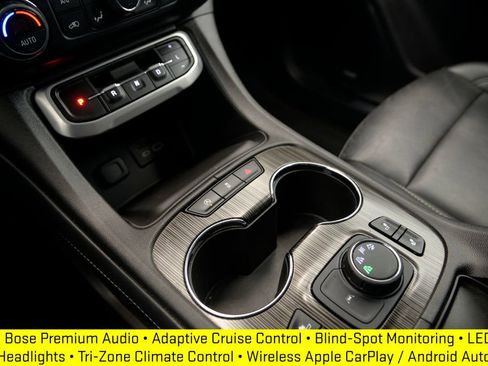 Used 2023 GMC Acadia SLT image 26