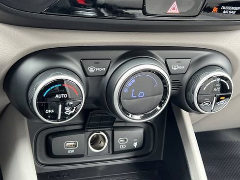 New 2026 Hyundai Venue SEL FWD image 19