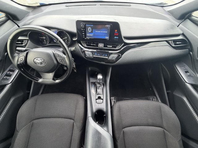 Used 2018 Toyota C-HR XLE FWD image 12