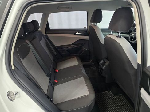 Used 2022 Volkswagen Taos S image 22