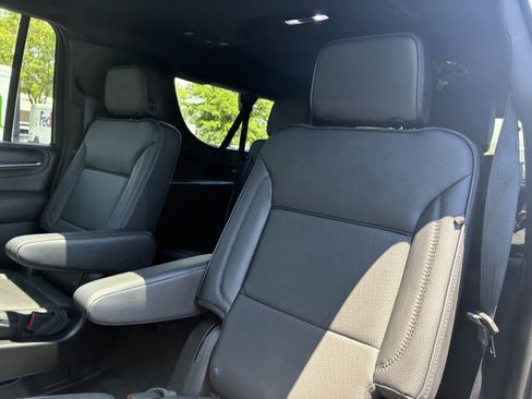 Used 2024 GMC Yukon XL Denali AWD/4WD image 14