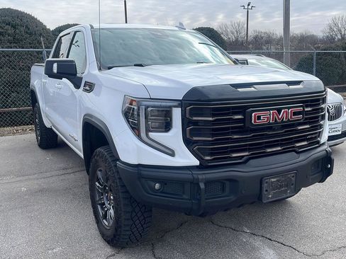 Used 2024 GMC Sierra 1500 AT4X image 2